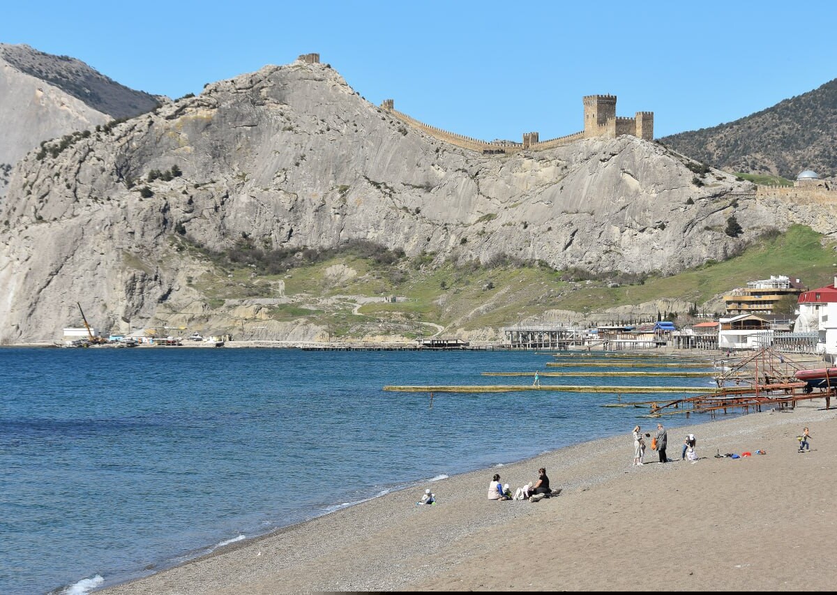 Алушта, Судак и Бахчисарай в десятке популярных городов для отдыха весной