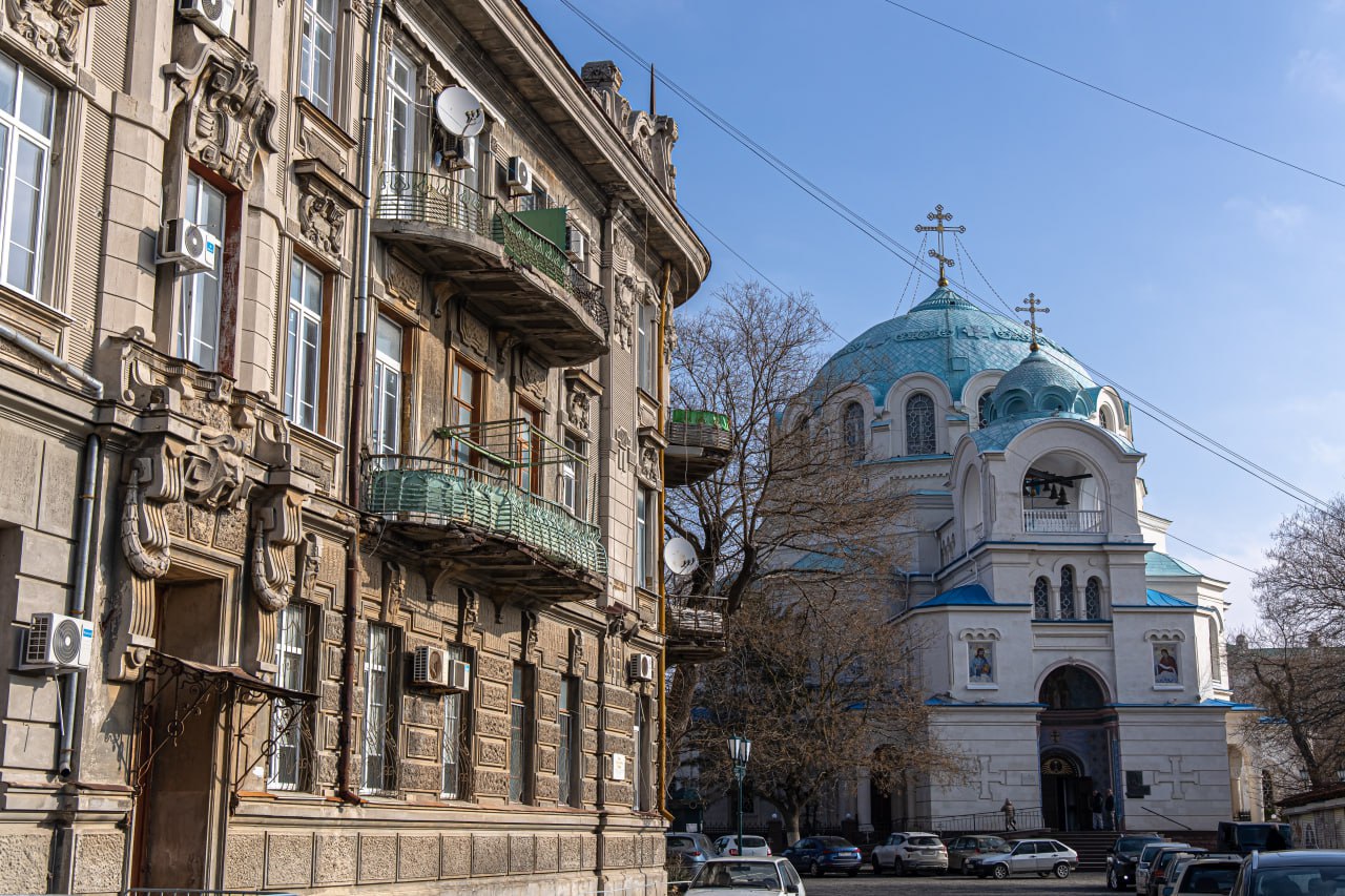 Народный хор, конкурсы и театр на ходулях: как Свято-Николаевский собор в Евпатории отметит Масленицу