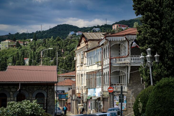 «Прекрасное вокруг нас»: в Алупкинском доме культуры откроется выставка крымских пейзажей