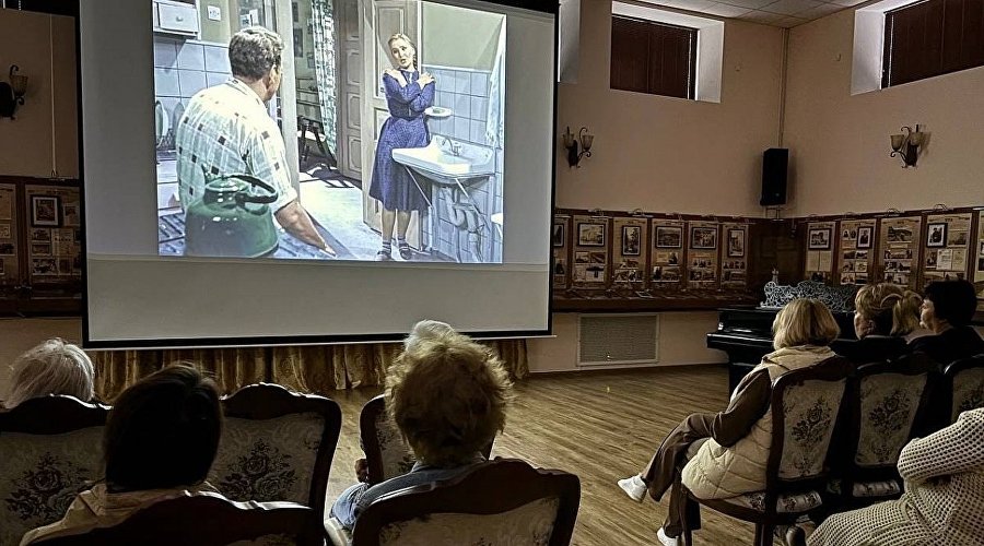 Советское кино на даче Чехова: что посмотреть в ноябре
