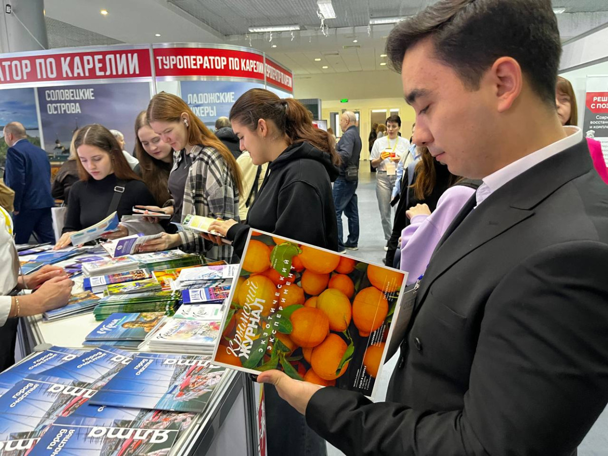 Минтуризма Крыма презентовало курорты республики на международной выставке в УФО