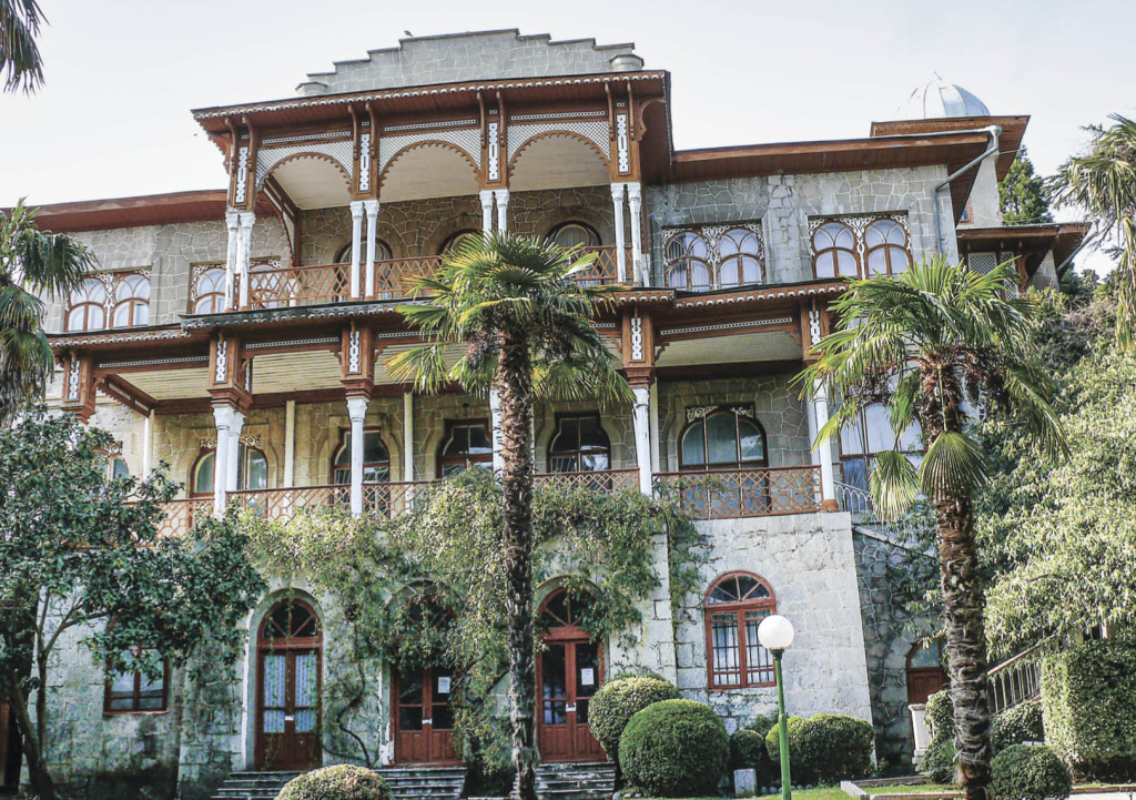 Уникальный стиль и таврический романтизм: таинственный дворец Михаила Раевского в Крыму